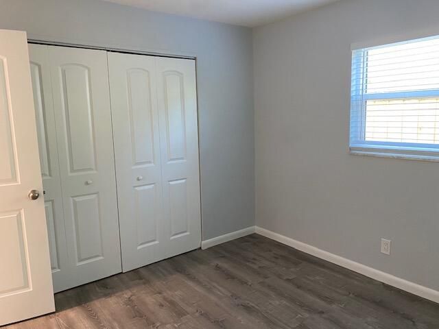 Active With Contract: $1,800 (2 beds, 1 baths, 853 Square Feet)