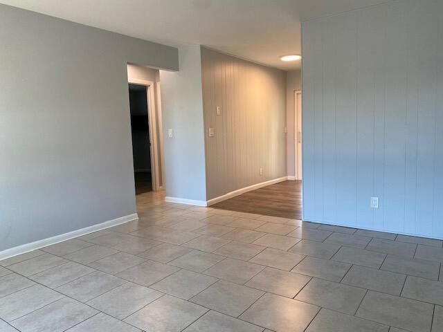 Active With Contract: $1,800 (2 beds, 1 baths, 853 Square Feet)