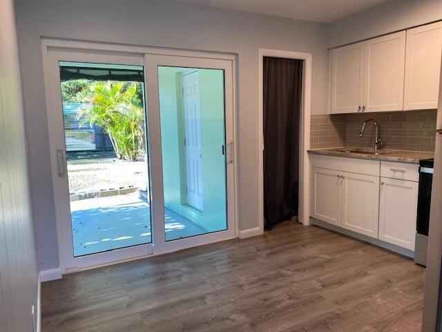 Active With Contract: $1,800 (2 beds, 1 baths, 853 Square Feet)