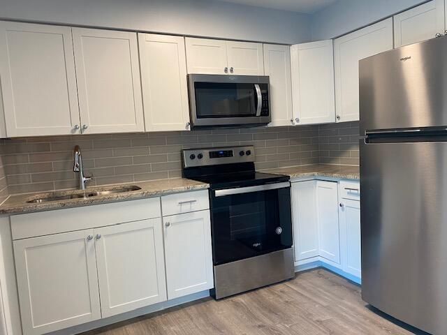 Active With Contract: $1,800 (2 beds, 1 baths, 853 Square Feet)