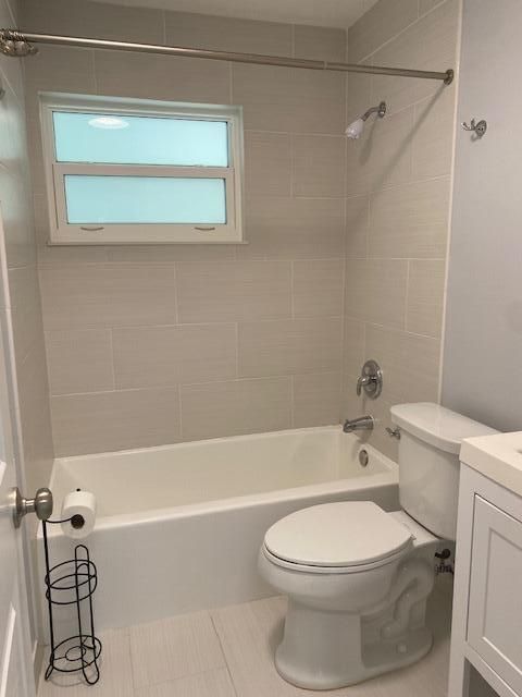 Active With Contract: $1,800 (2 beds, 1 baths, 853 Square Feet)