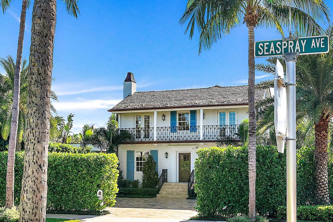 最近售出: $9,995,000 (4 贝兹, 5 浴室, 3240 平方英尺)