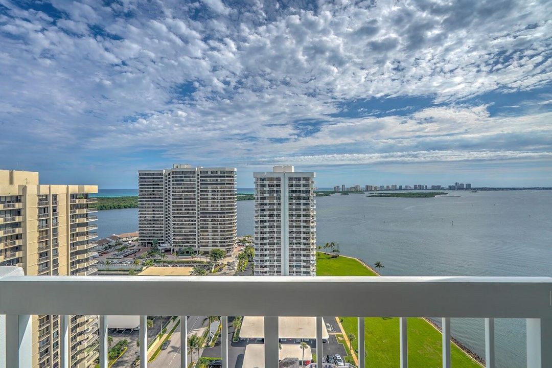 For Sale: $1,050,000 (3 beds, 2 baths, 2478 Square Feet)