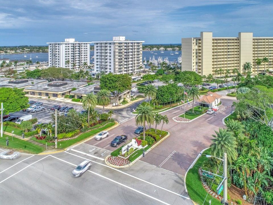 For Sale: $1,050,000 (3 beds, 2 baths, 2478 Square Feet)