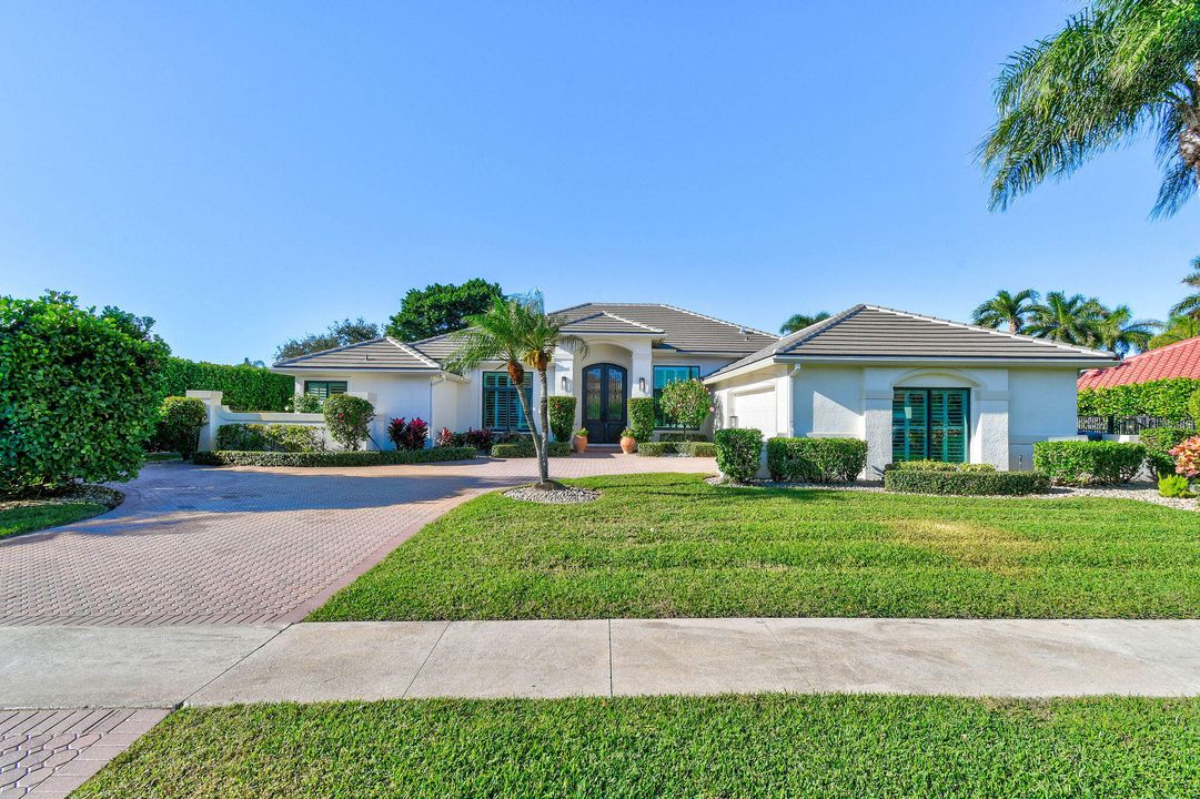 Active With Contract: $999,750 (3 beds, 2 baths, 2470 Square Feet)