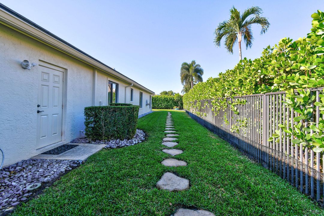 Active With Contract: $999,750 (3 beds, 2 baths, 2470 Square Feet)