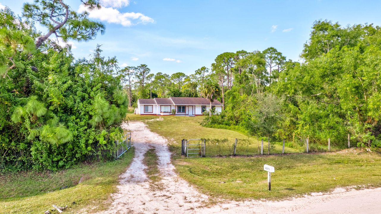 For Sale: $499,900 (3 beds, 2 baths, 1575 Square Feet)