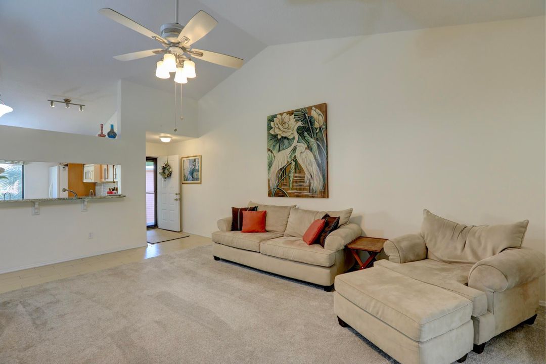 For Sale: $249,000 (2 beds, 2 baths, 1060 Square Feet)