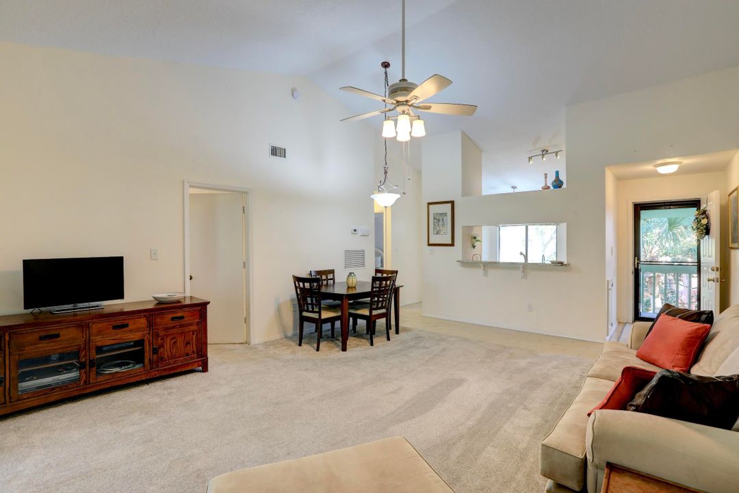 For Sale: $249,000 (2 beds, 2 baths, 1060 Square Feet)