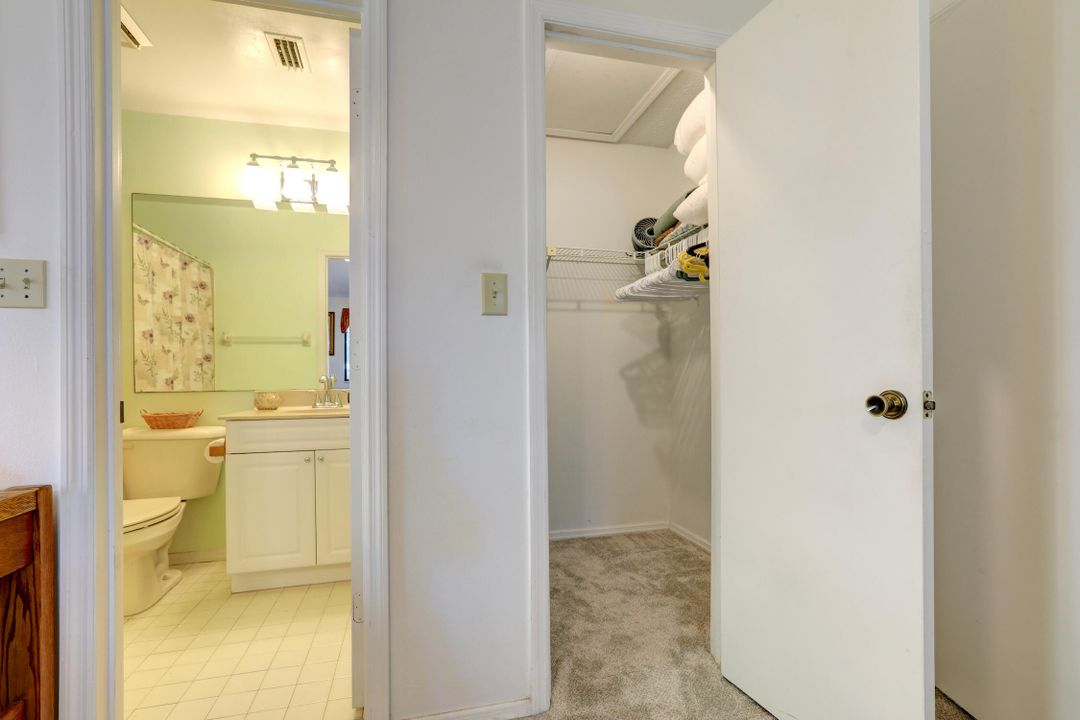 For Sale: $249,000 (2 beds, 2 baths, 1060 Square Feet)