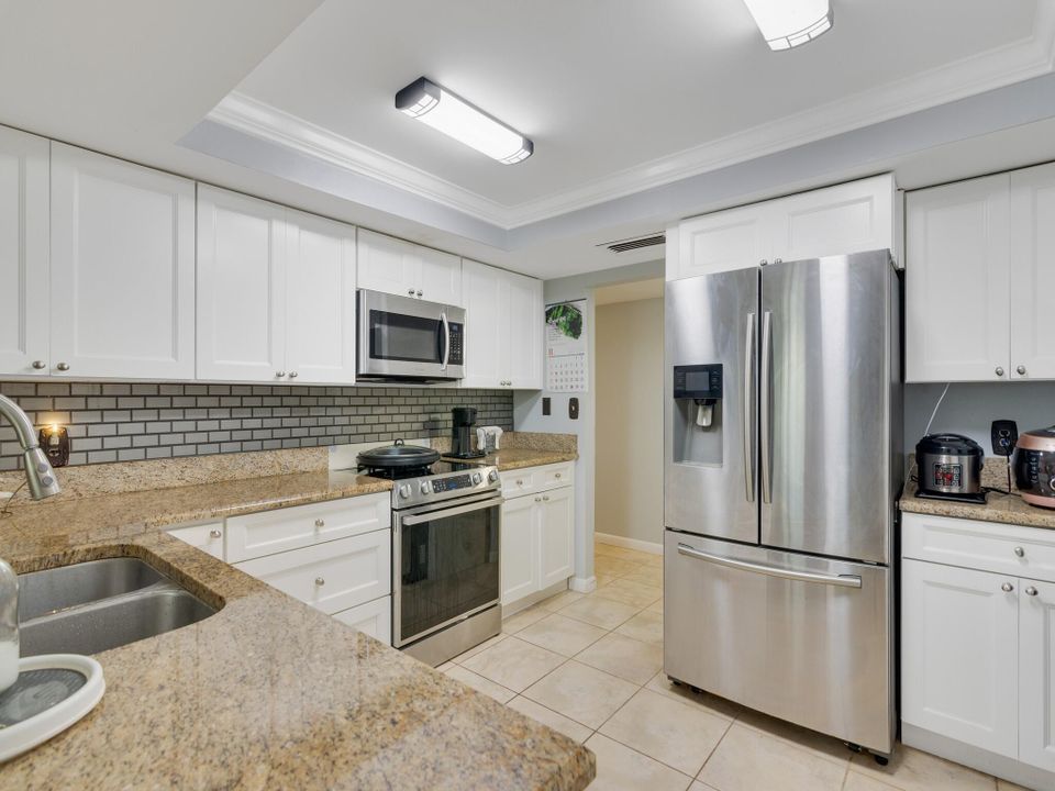 For Sale: $215,000 (2 beds, 2 baths, 1549 Square Feet)