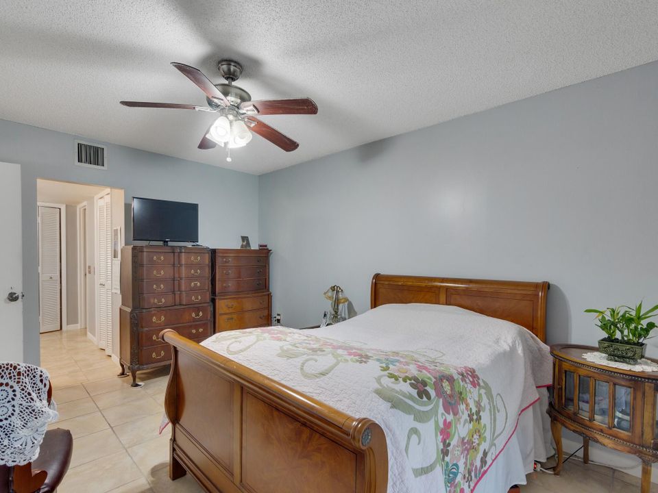 For Sale: $215,000 (2 beds, 2 baths, 1549 Square Feet)