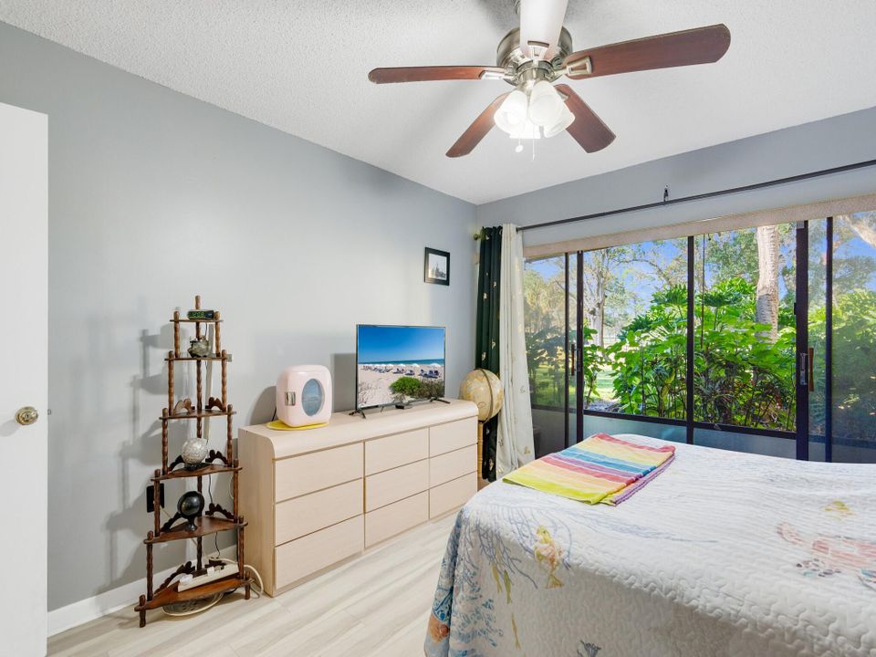 For Sale: $215,000 (2 beds, 2 baths, 1549 Square Feet)