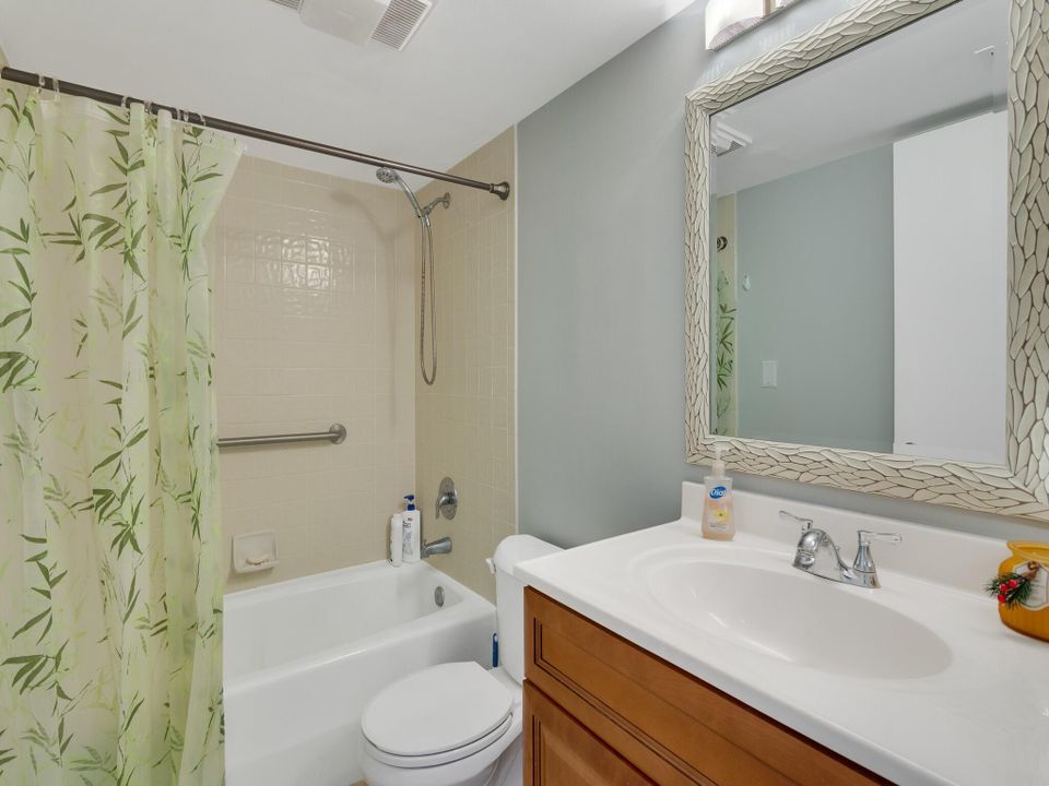 For Sale: $215,000 (2 beds, 2 baths, 1549 Square Feet)