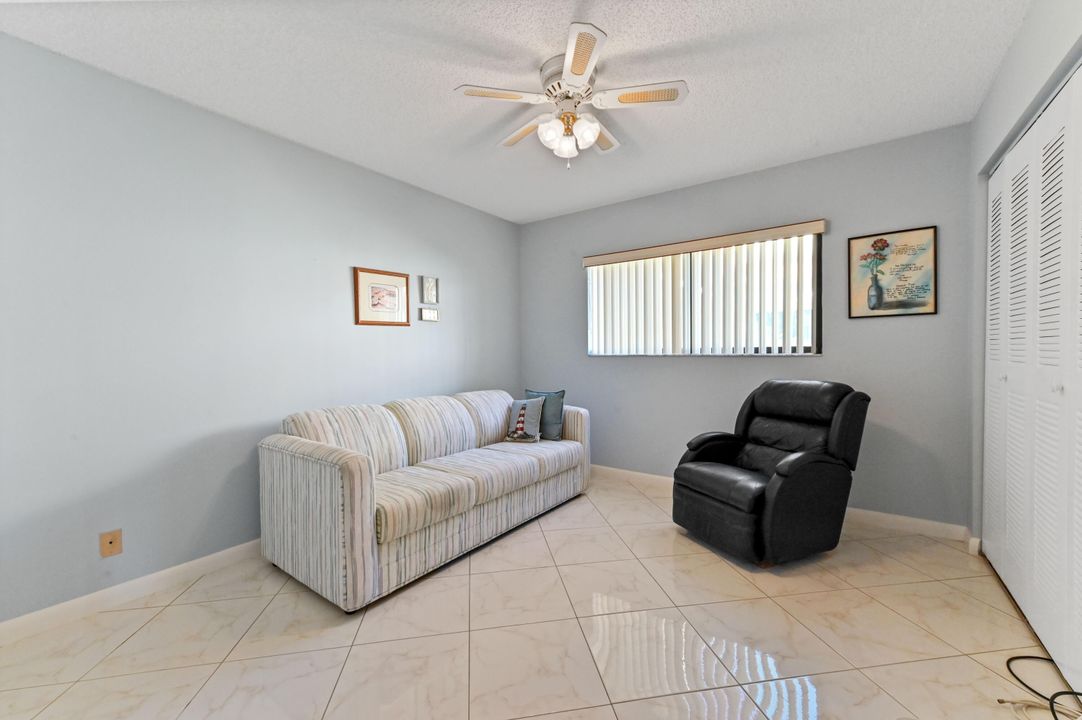 For Sale: $209,000 (2 beds, 2 baths, 1150 Square Feet)