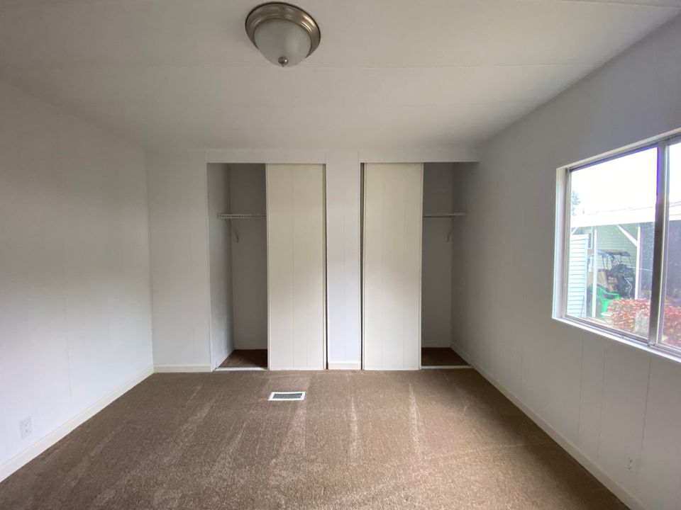 For Sale: $103,700 (2 beds, 2 baths, 1258 Square Feet)