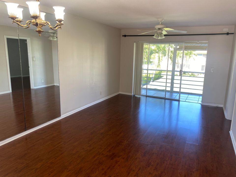 For Rent: $1,950 (2 beds, 2 baths, 791 Square Feet)