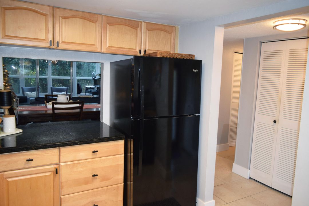 For Sale: $165,000 (2 beds, 2 baths, 1025 Square Feet)