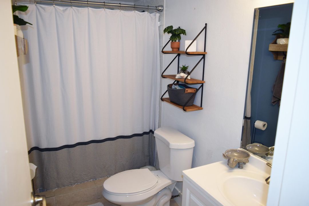 For Sale: $165,000 (2 beds, 2 baths, 1025 Square Feet)