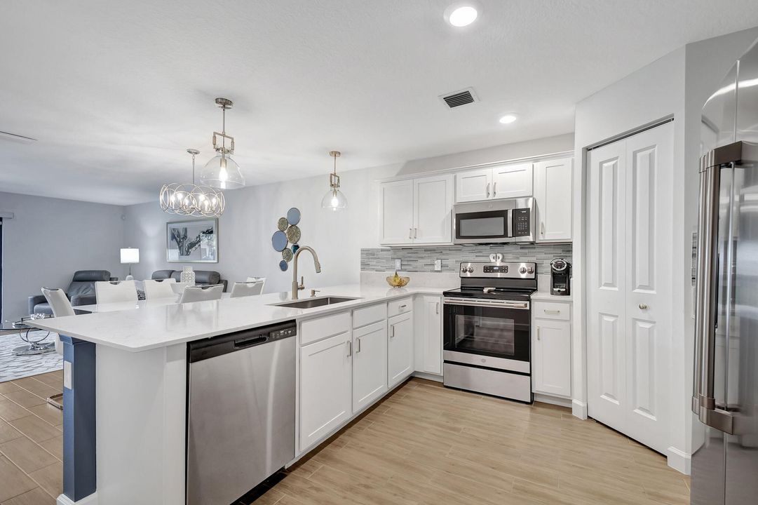 For Sale: $449,000 (3 beds, 2 baths, 1609 Square Feet)