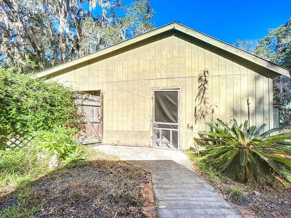 For Sale: $485,000 (3 beds, 2 baths, 1932 Square Feet)