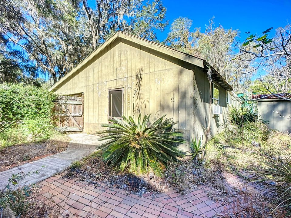 For Sale: $485,000 (3 beds, 2 baths, 1932 Square Feet)