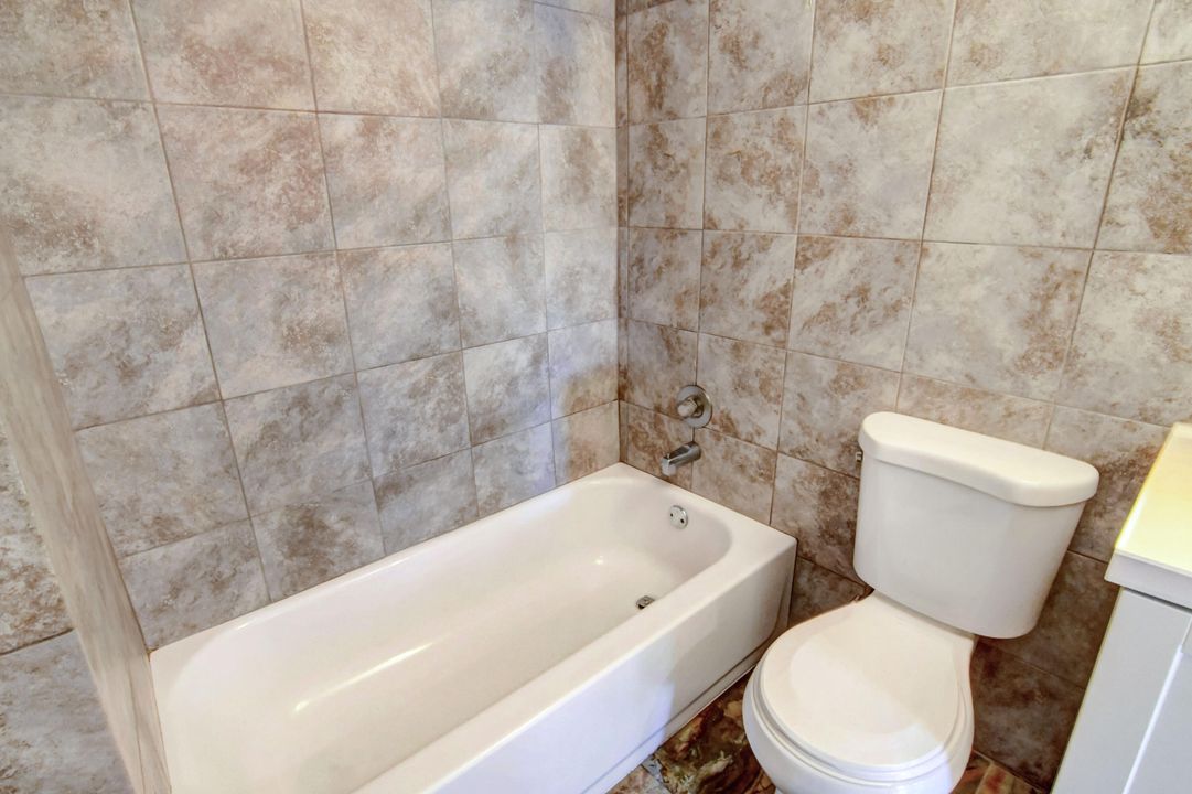 For Sale: $248,000 (2 beds, 1 baths, 1000 Square Feet)