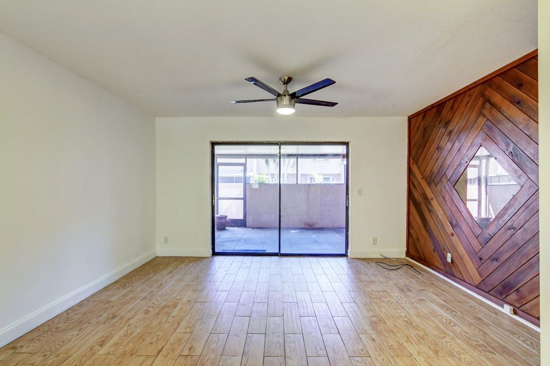 For Sale: $248,000 (2 beds, 1 baths, 1000 Square Feet)