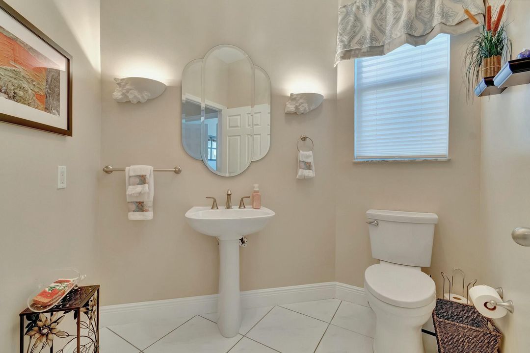 Active With Contract: $649,900 (3 beds, 2 baths, 2566 Square Feet)