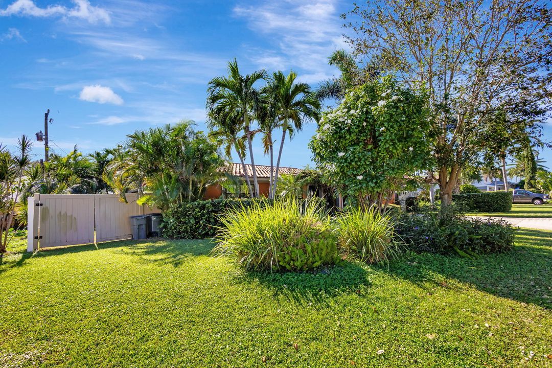 For Sale: $799,000 (3 beds, 2 baths, 1678 Square Feet)