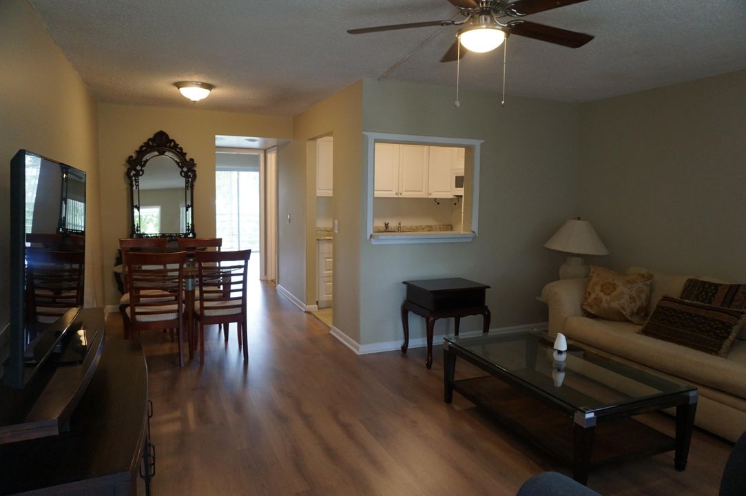 Active With Contract: $1,250 (1 beds, 1 baths, 585 Square Feet)