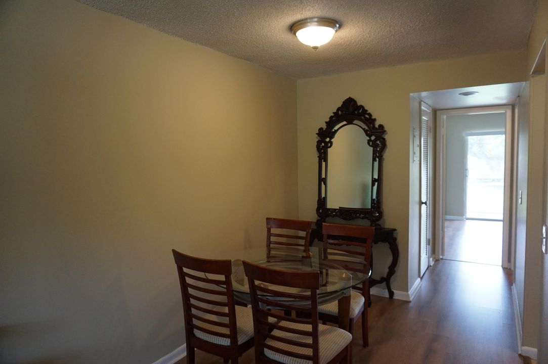 Active With Contract: $1,250 (1 beds, 1 baths, 585 Square Feet)