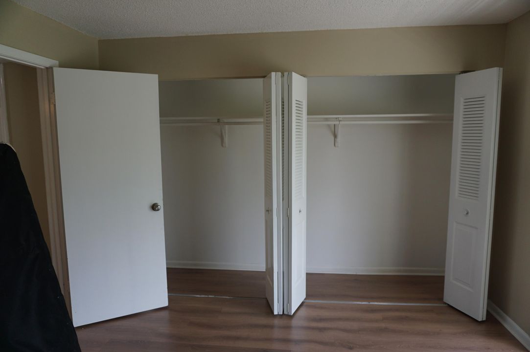 Active With Contract: $1,250 (1 beds, 1 baths, 585 Square Feet)