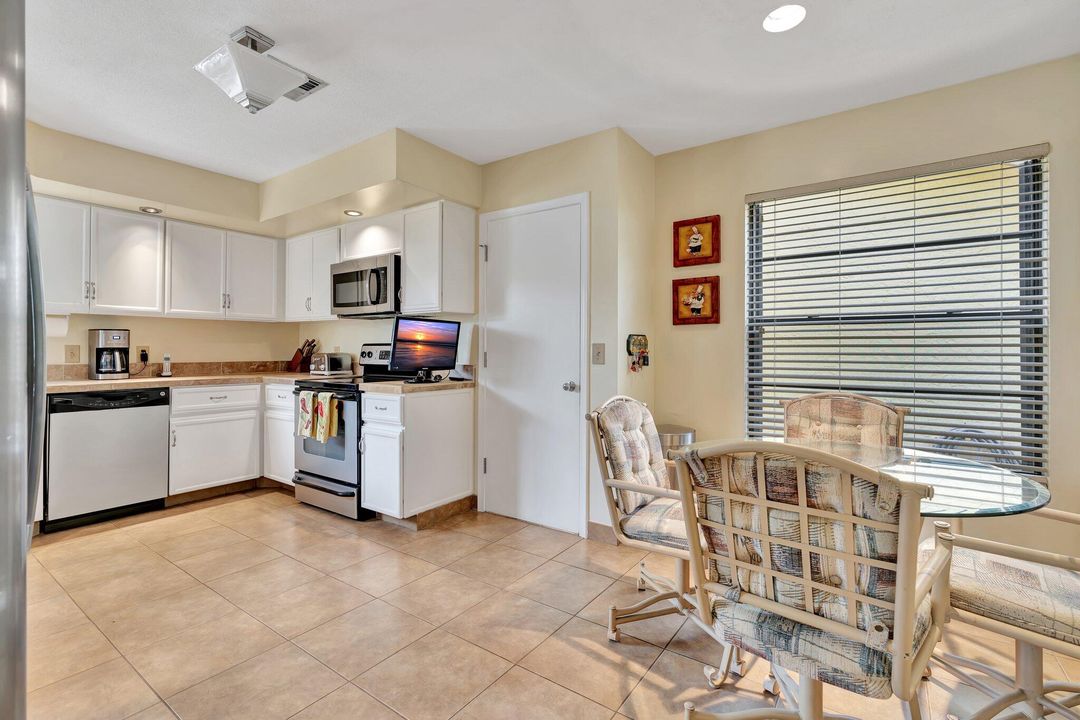 For Sale: $580,000 (2 beds, 2 baths, 1643 Square Feet)