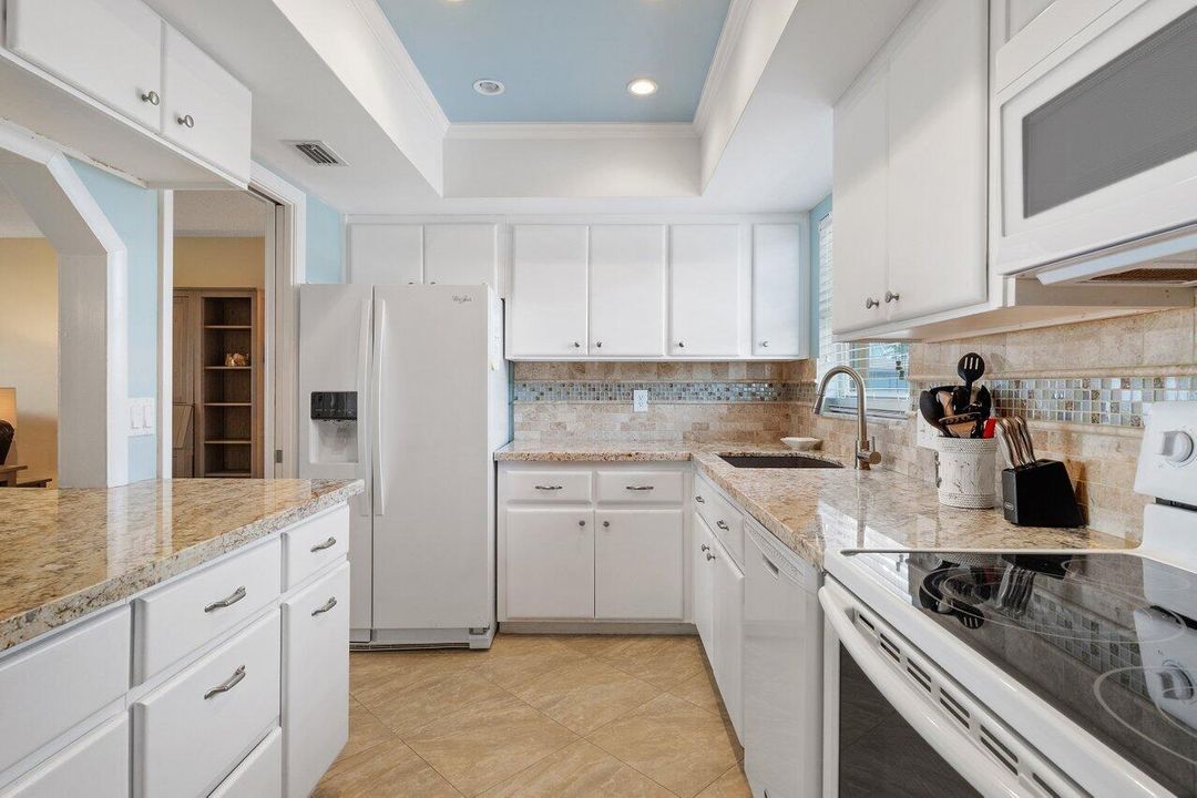 For Sale: $649,000 (2 beds, 2 baths, 1344 Square Feet)