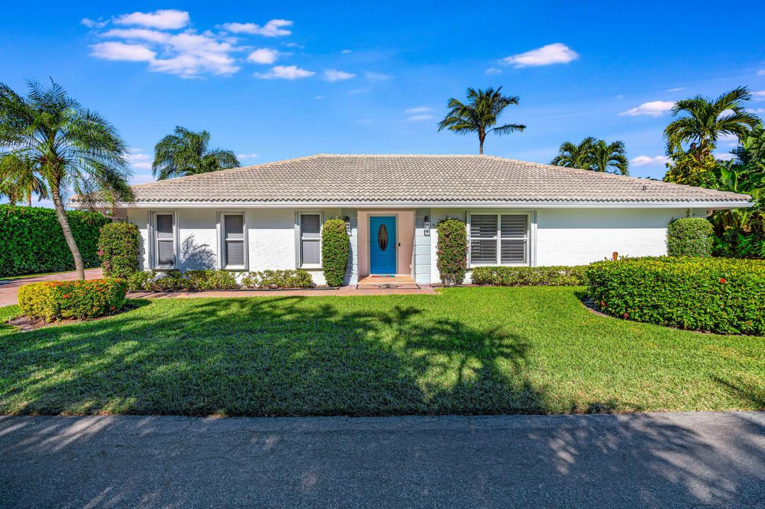 For Sale: $1,575,000 (2 beds, 2 baths, 1641 Square Feet)