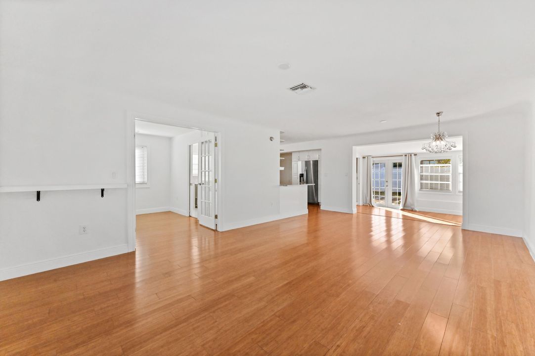 For Sale: $510,000 (4 beds, 2 baths, 1594 Square Feet)