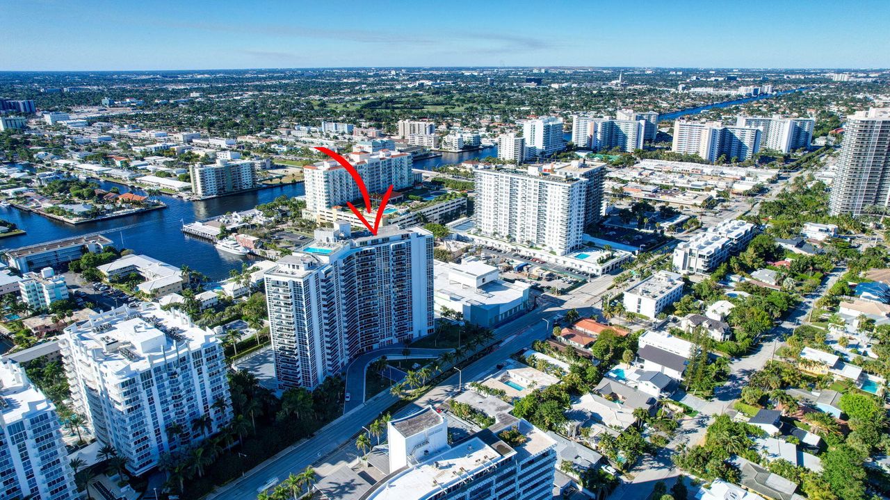 合同活跃: $249,900 (2 贝兹, 2 浴室, 1100 平方英尺)