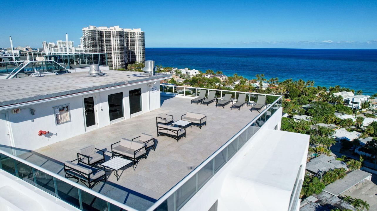 合同活跃: $249,900 (2 贝兹, 2 浴室, 1100 平方英尺)