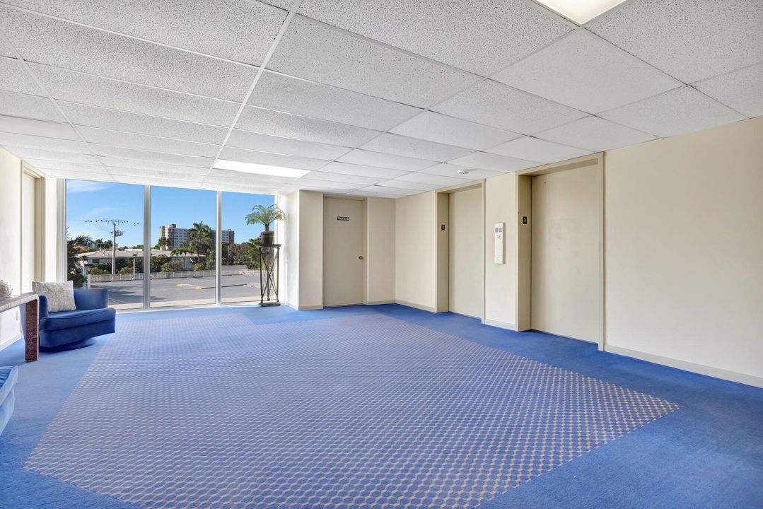 合同活跃: $249,900 (2 贝兹, 2 浴室, 1100 平方英尺)