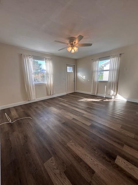 Active With Contract: $2,200 (2 beds, 1 baths, 750 Square Feet)