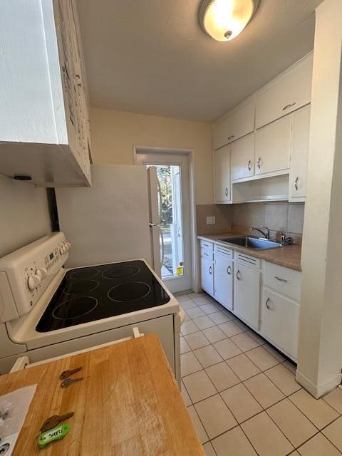 Active With Contract: $2,200 (2 beds, 1 baths, 750 Square Feet)