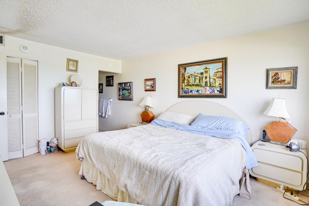 For Sale: $350,000 (2 beds, 2 baths, 1053 Square Feet)