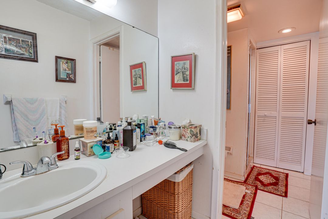 For Sale: $350,000 (2 beds, 2 baths, 1053 Square Feet)