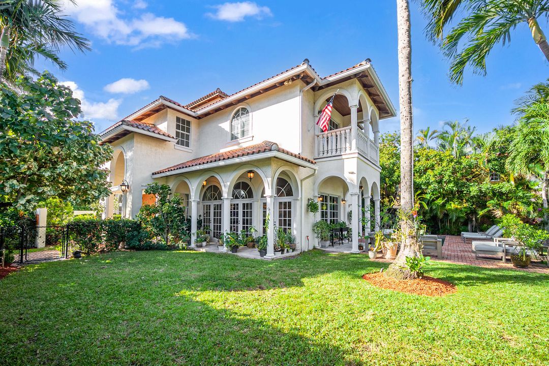 For Sale: $9,295,000 (5 beds, 5 baths, 4520 Square Feet)