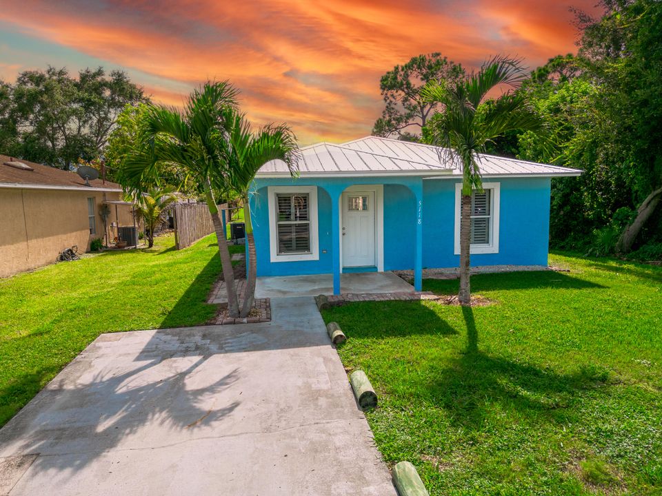 For Sale: $1,299,000 (3 beds, 2 baths, 1215 Square Feet)