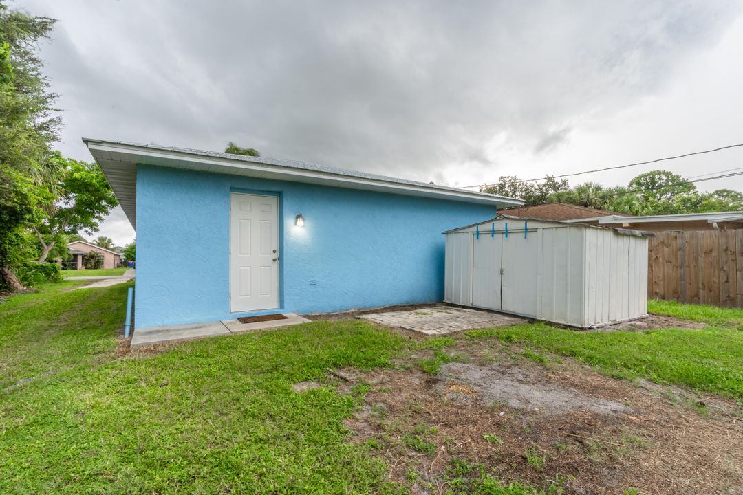 For Sale: $1,299,000 (3 beds, 2 baths, 1215 Square Feet)