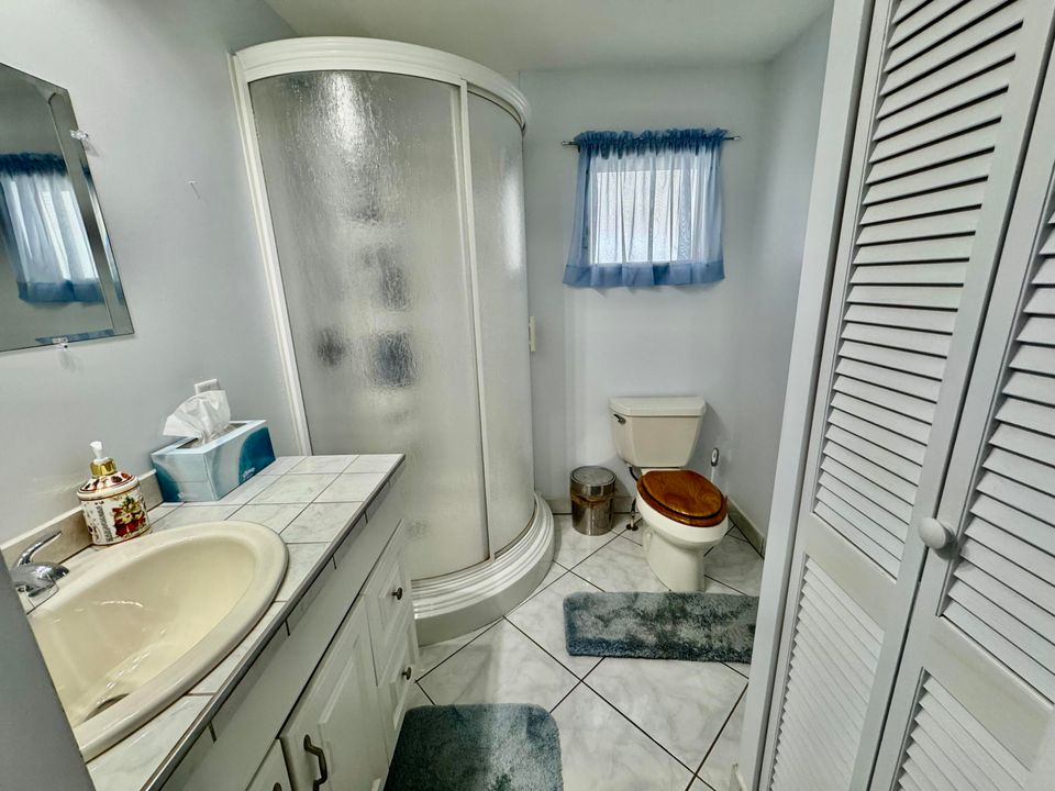 For Sale: $189,999 (2 beds, 2 baths, 1200 Square Feet)