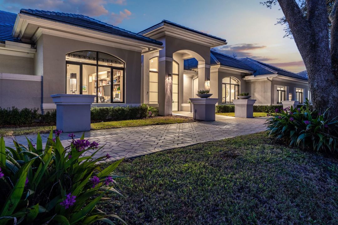 For Sale: $5,799,999 (5 beds, 7 baths, 6669 Square Feet)