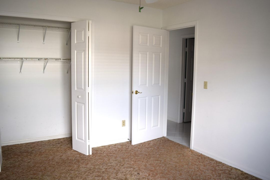 For Sale: $270,000 (2 beds, 2 baths, 1305 Square Feet)